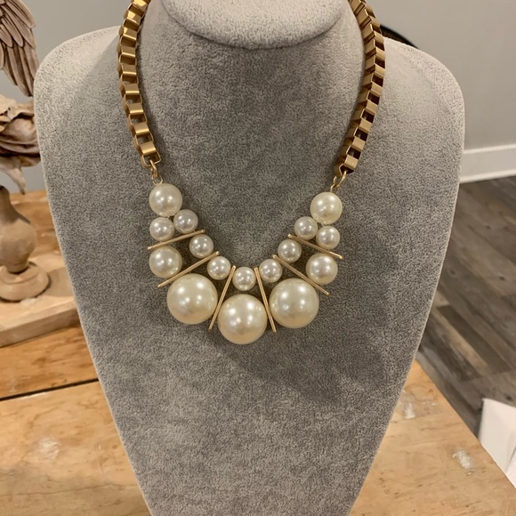 South Moon Under Gold and pearl necklace - Picture 2 of 3